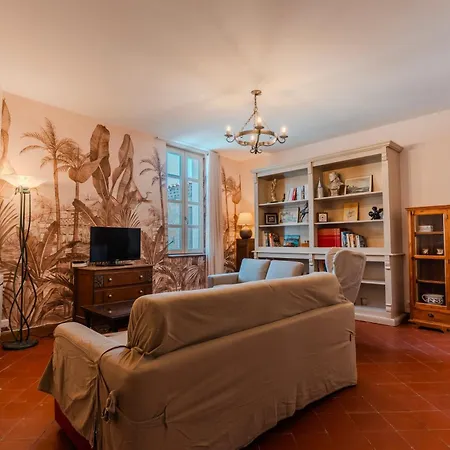 Clim-joyau Au Coeur De La Cite Medievale-ch Apartment